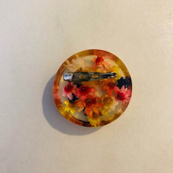2/$10 Vintage Floral Resin Brooch - Picture 3 of 3